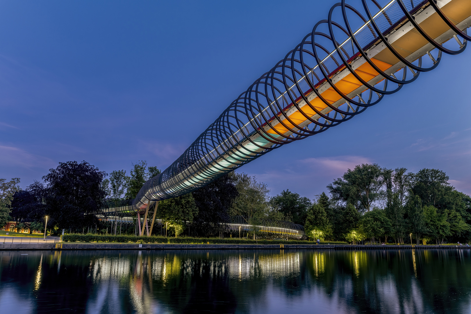 Slinky Springs to Fame Oberhausen "Rehberger-Brücke"