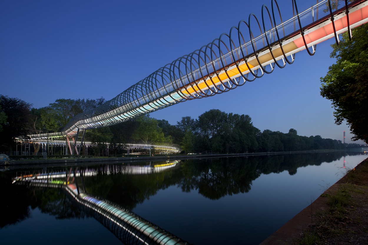 Slinky Springs to Fame - Rehberger Brücke I