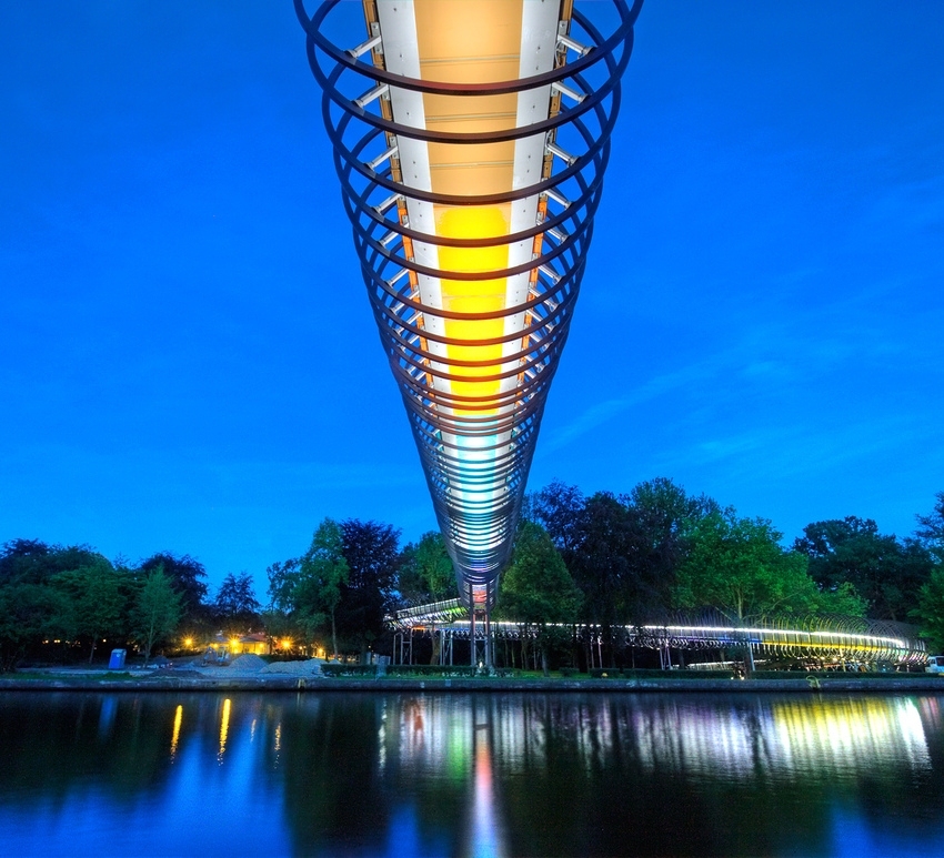 Slinky springs to fame, Tobias Rehberger Brücke, Oberhausen 3, Günter ist auch mit drauf.