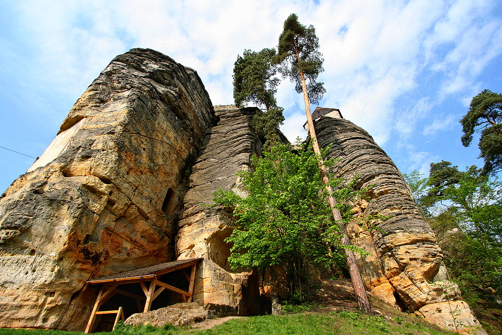 Sloup, die Burg im Sandstein