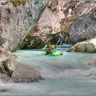 Slowenien : Wilwasser- Kanute auf der Soca bei Bovec