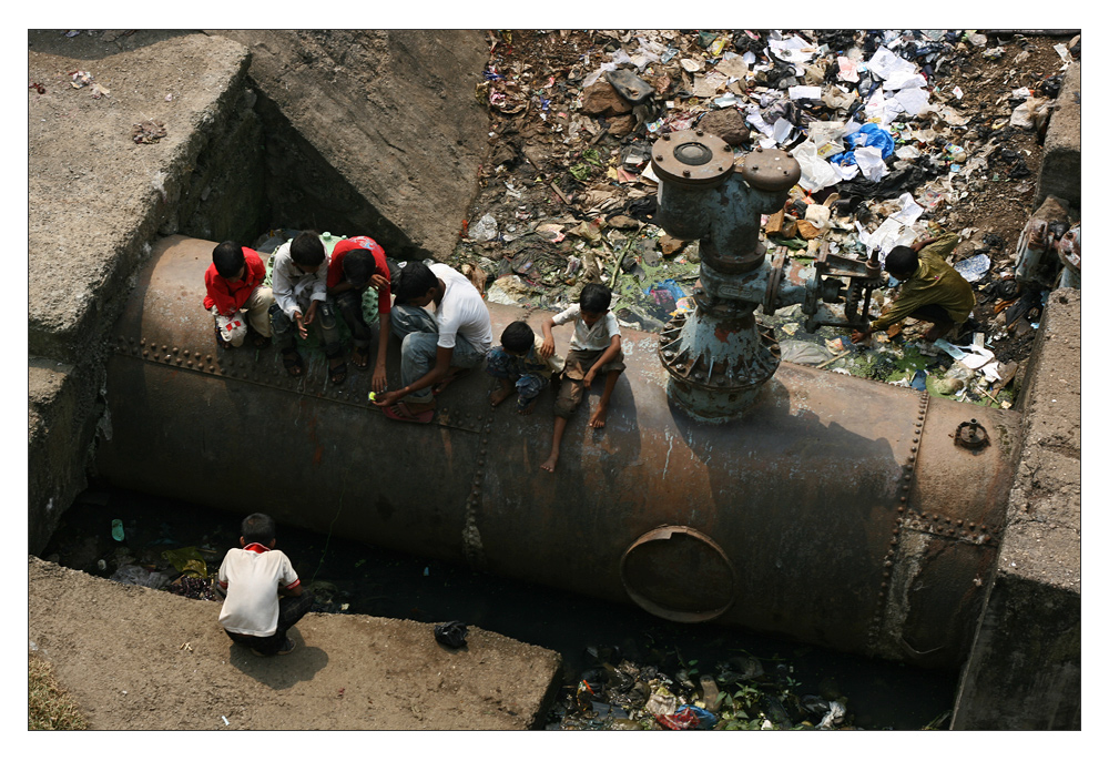 Slum near Bandra Station No. 2 | Maharashtra, India