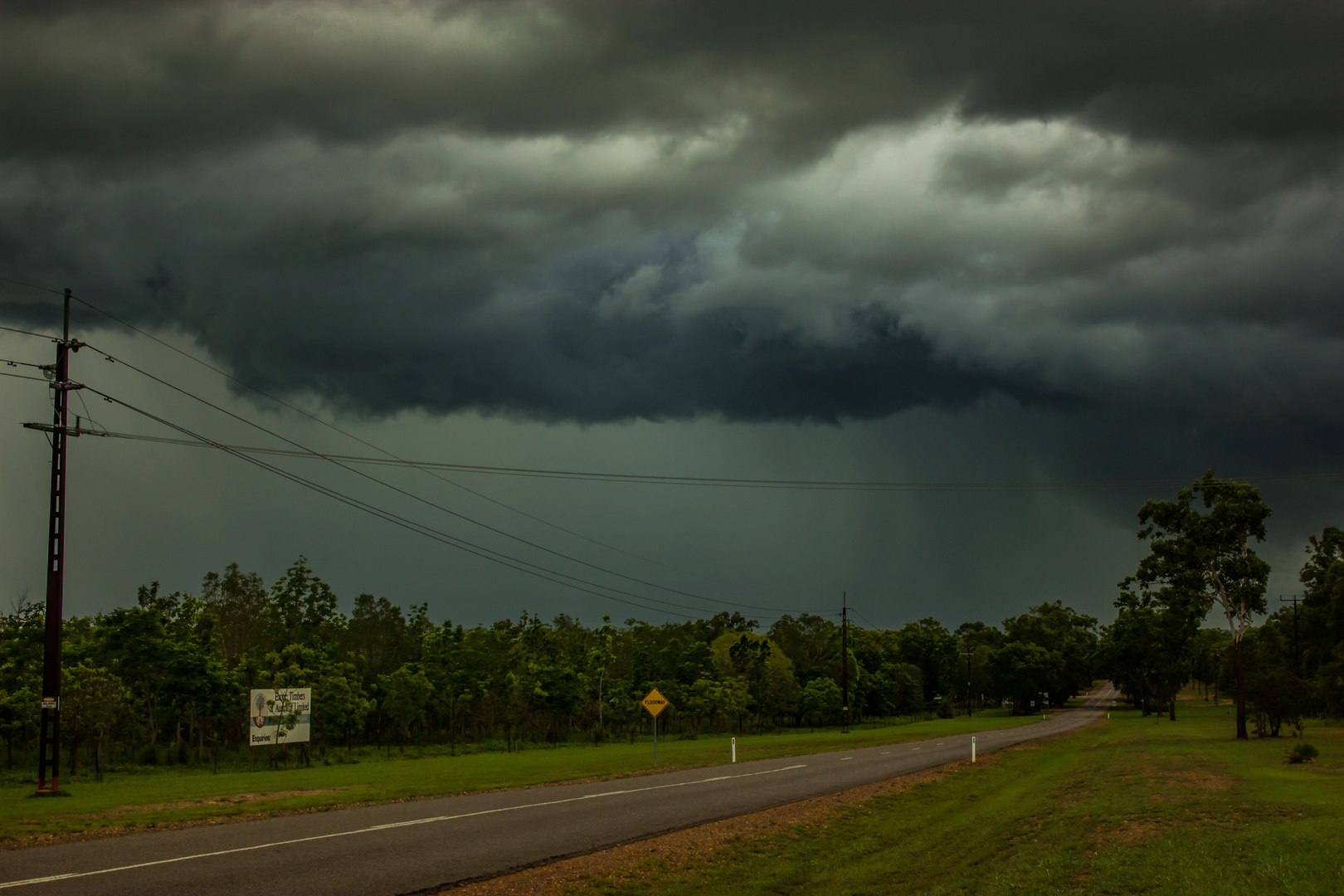 Small Storm with heavy rain over Batchelor