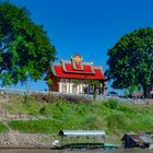 Small temple at Laotian side