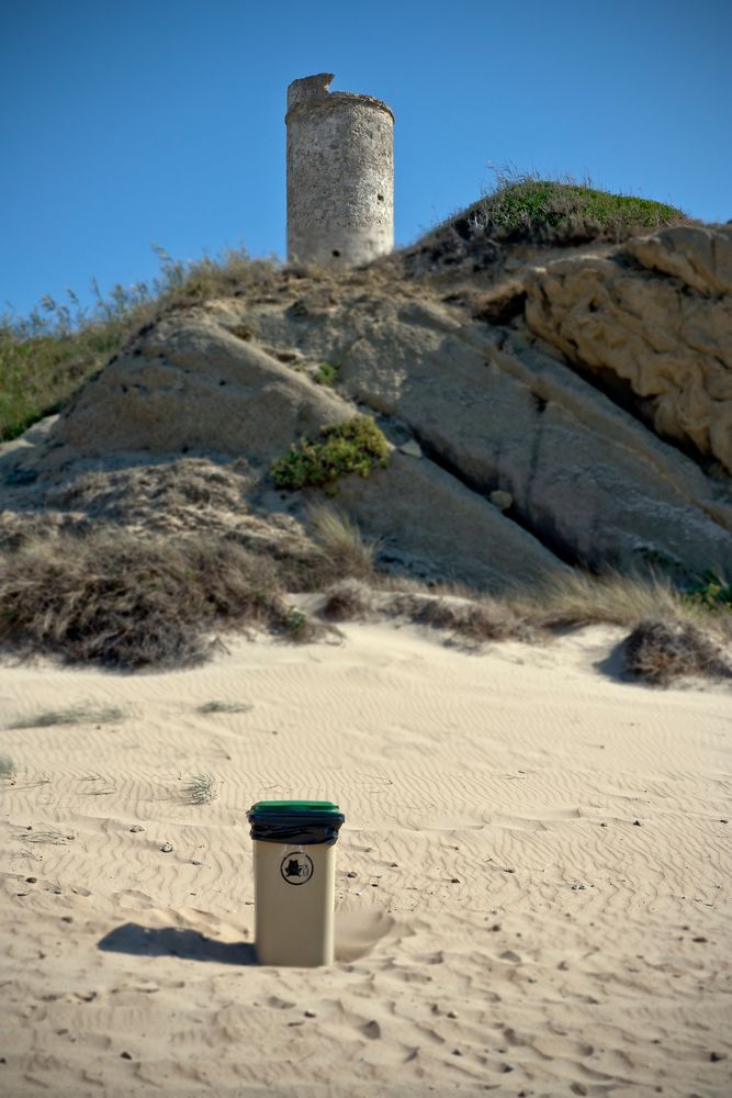 Small Tower - Small Trashbin!