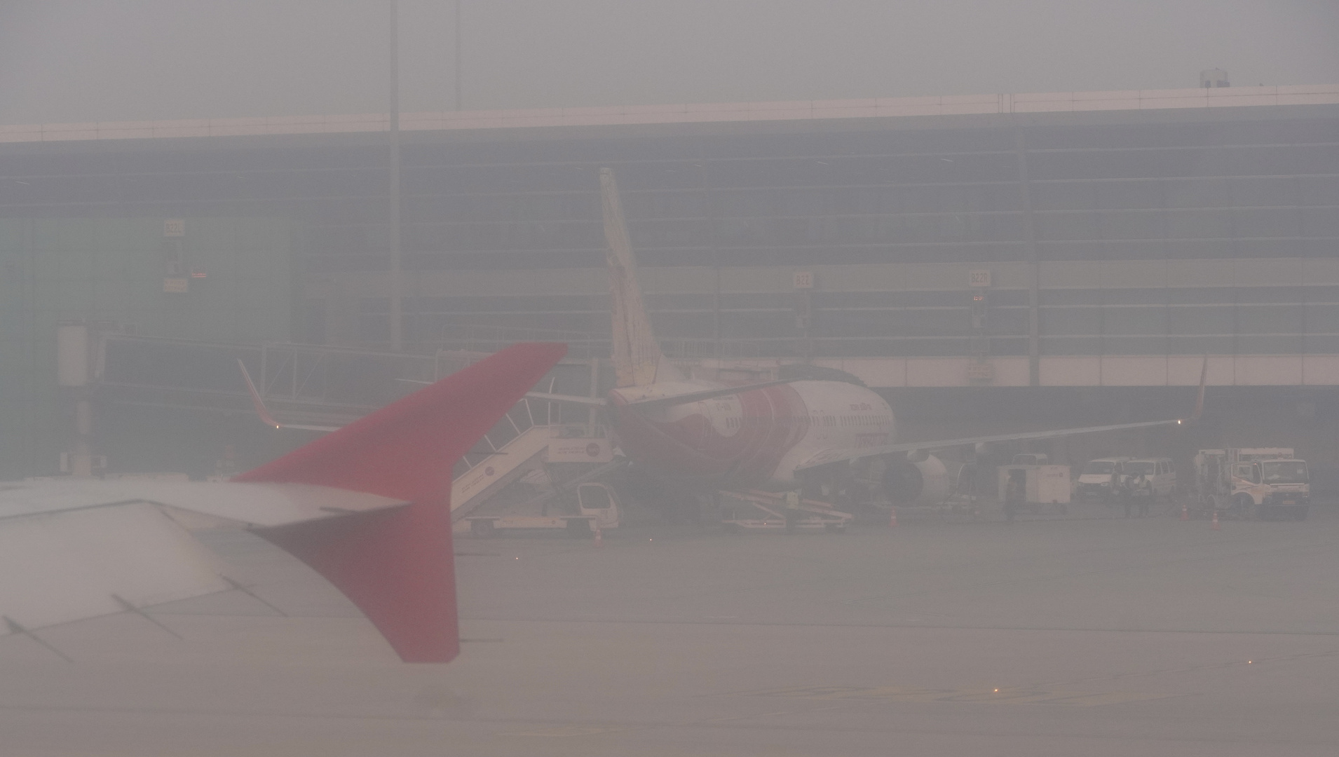 Smog - Delhi Airport