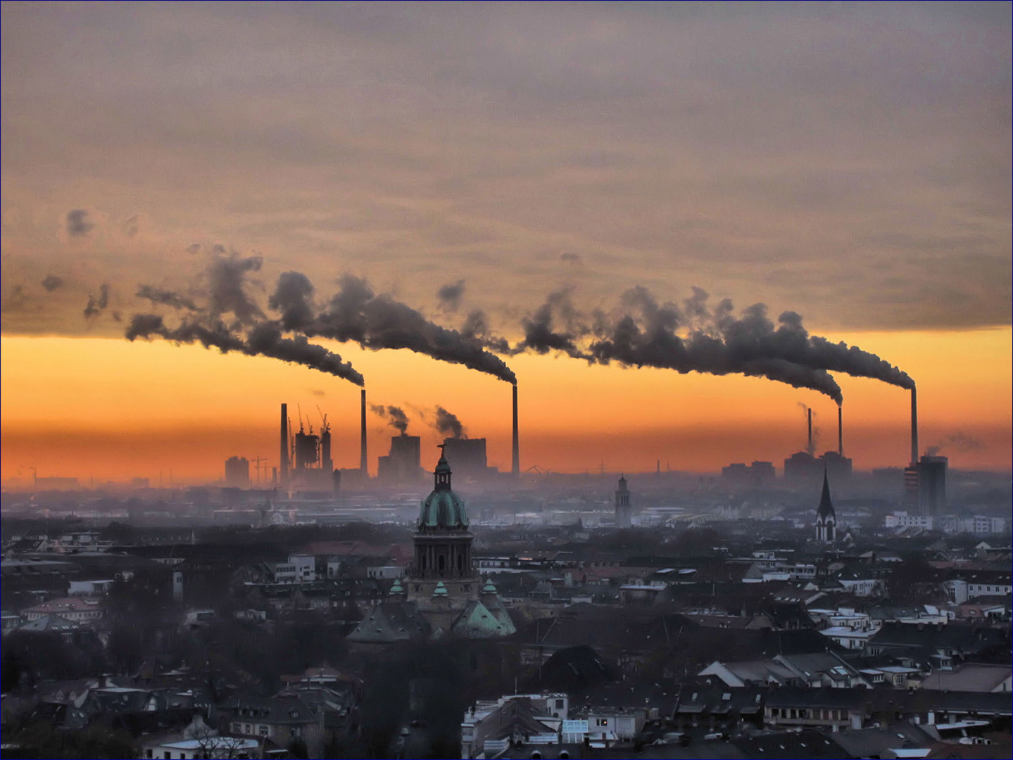 Smog und Nebel am Morgen