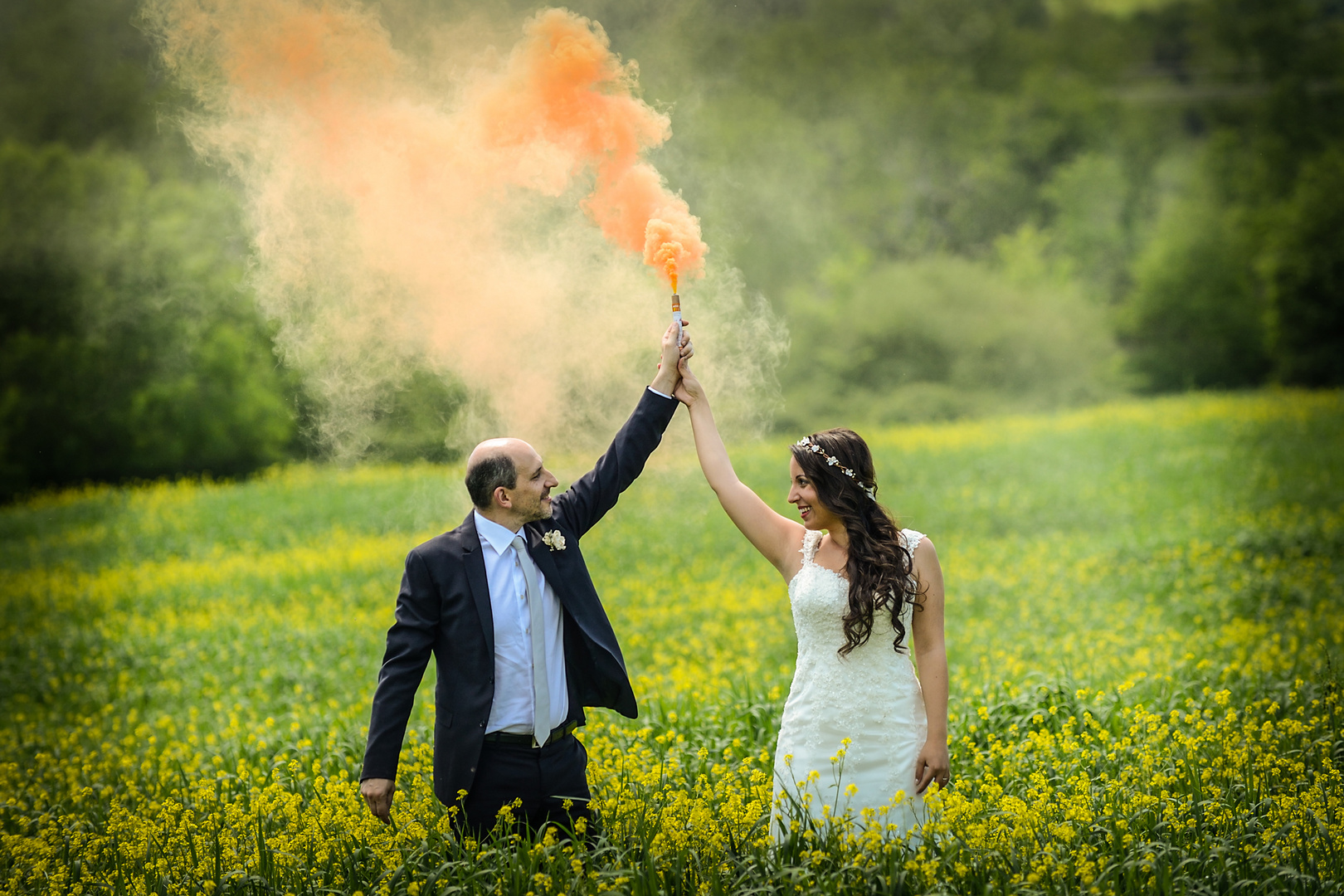 Smoked wedding photo in Tuscany