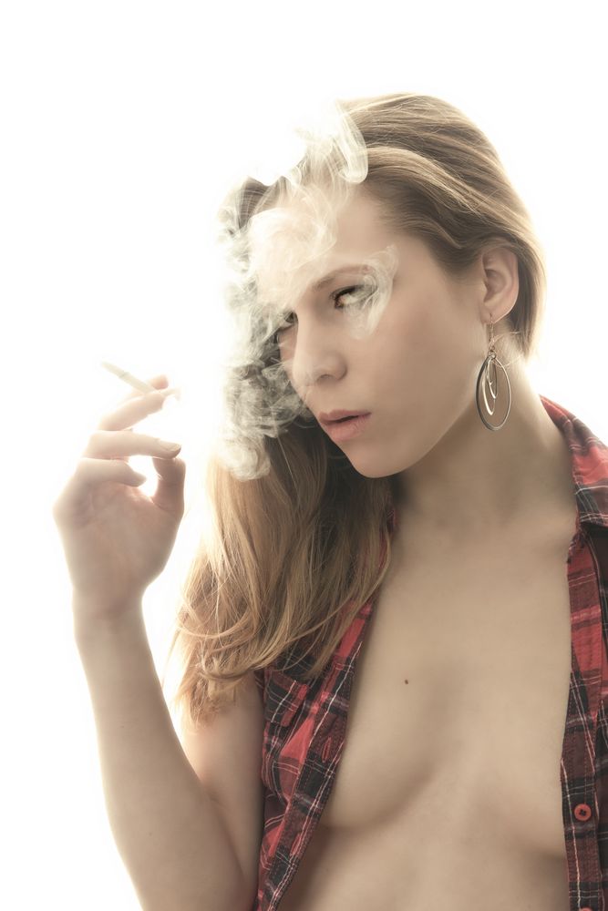 smoking Girl von Photographus25 