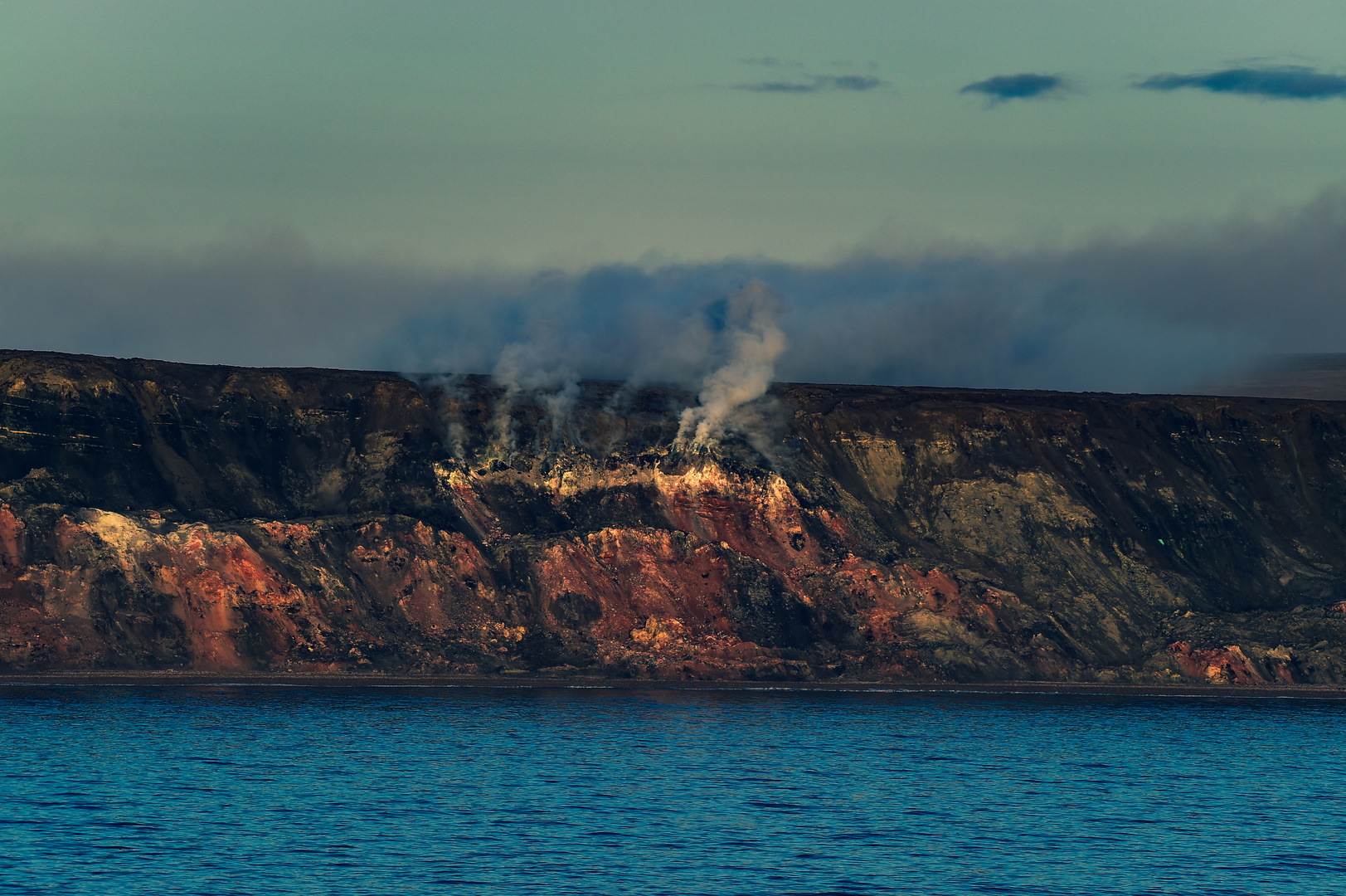 Smoking Hills, Inuvik Nordwestterritories, Canada.      .120_3299