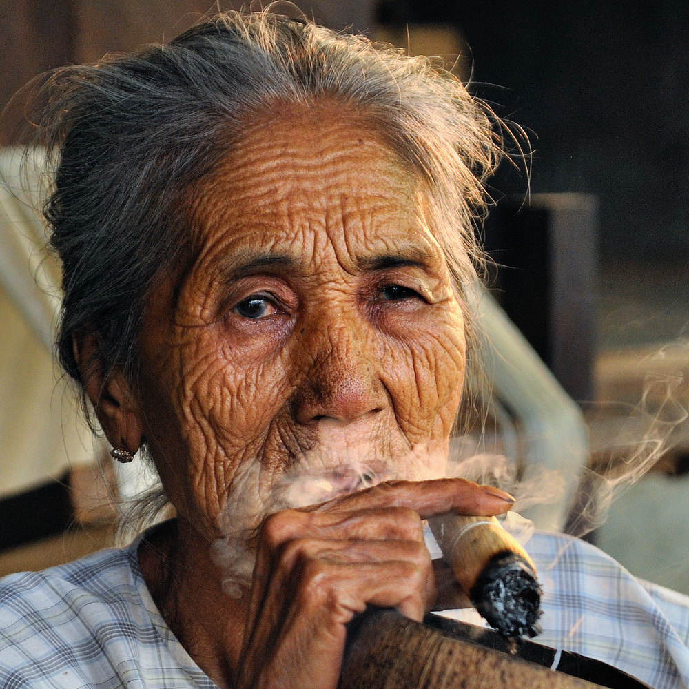 Smoking old Lady