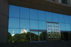 Smolny in the mirror / Smolny im Spiegel