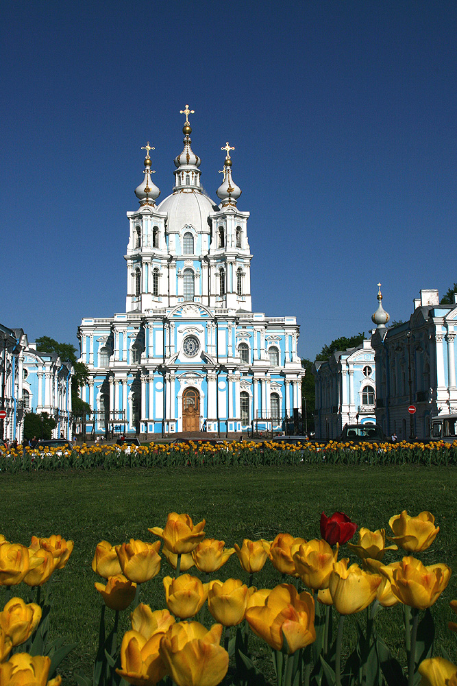 Smolny-Kirche am Abend