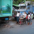 Snack am Straßenrand - Myanmar -