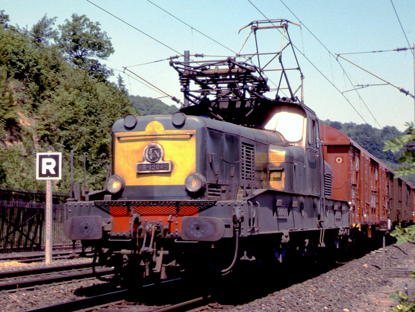 SNCF, BB-12049 près de Longuyon sur la ligne Valenciennes-Thionville