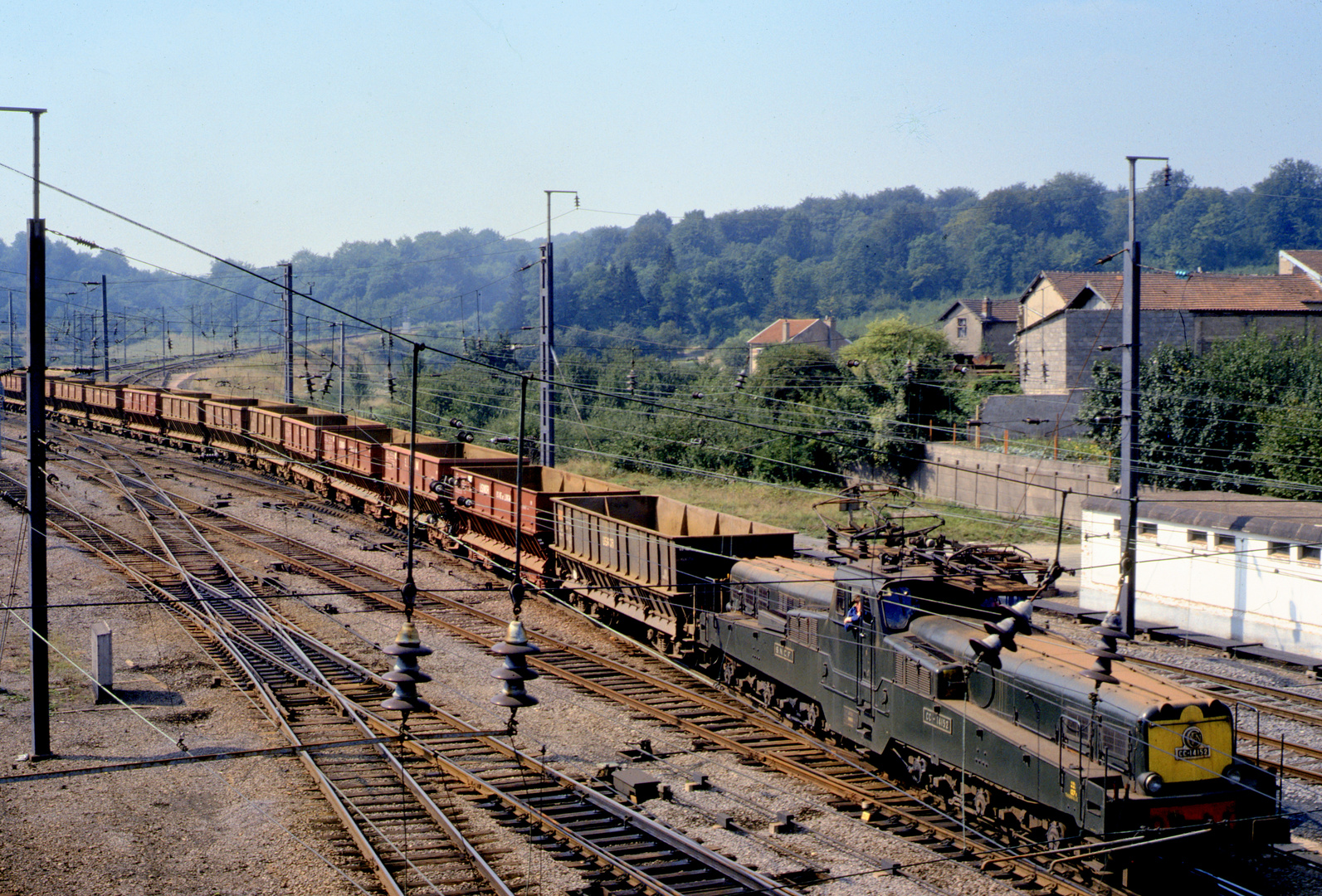 SNCF, CC-14152, à Audun-le-Roman avec train de minerai de fer vide