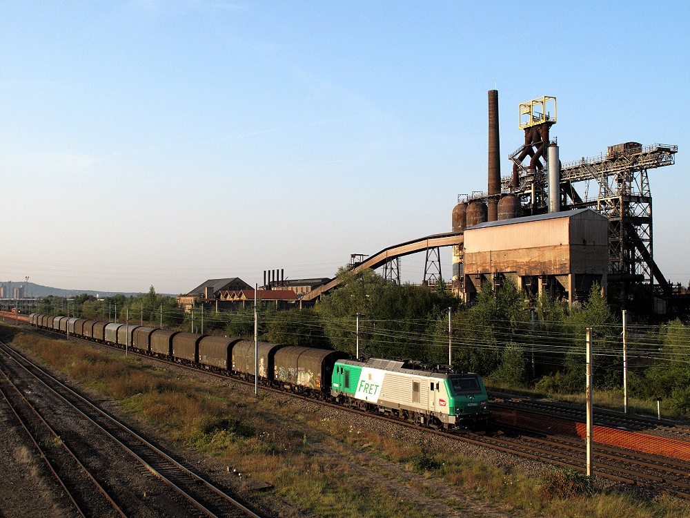 SNCF Fret 427060 vor Haut Fourneau U4 in Uckange