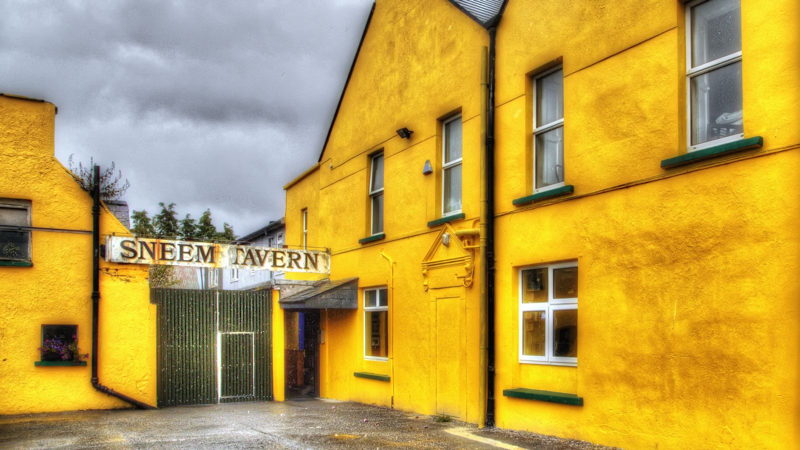 >>sneem tavern.