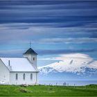 Snæfellsjökull und die Kirche von Flatey....