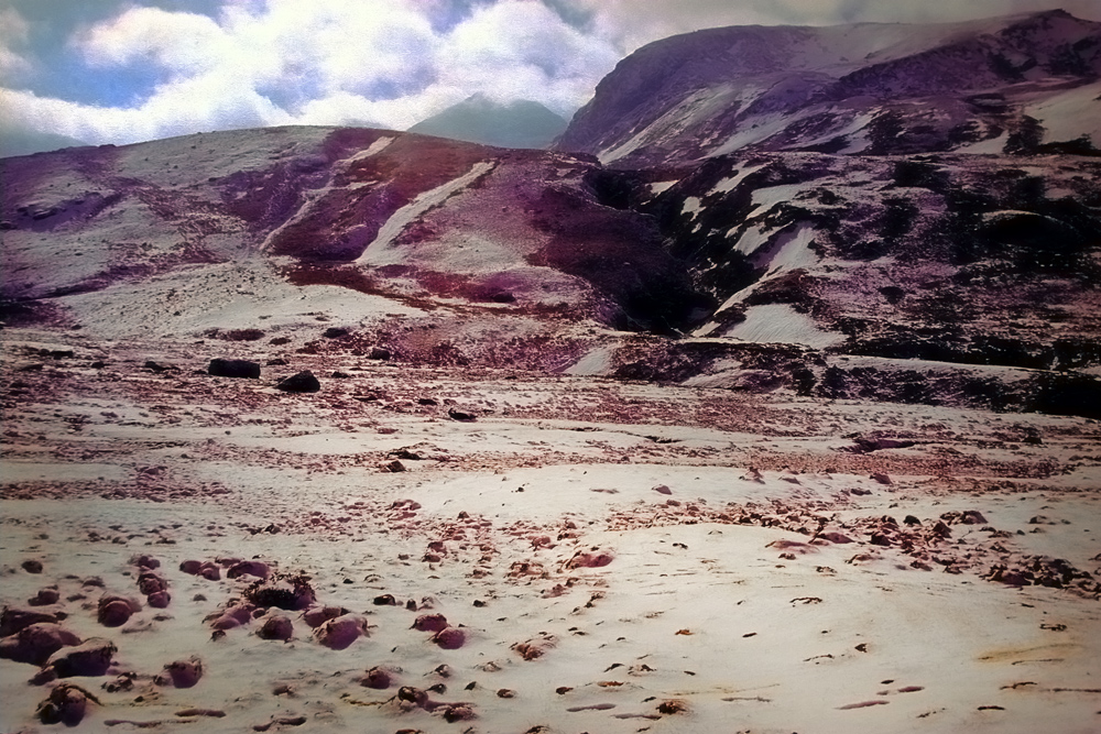 Snow covered Labatama plateau