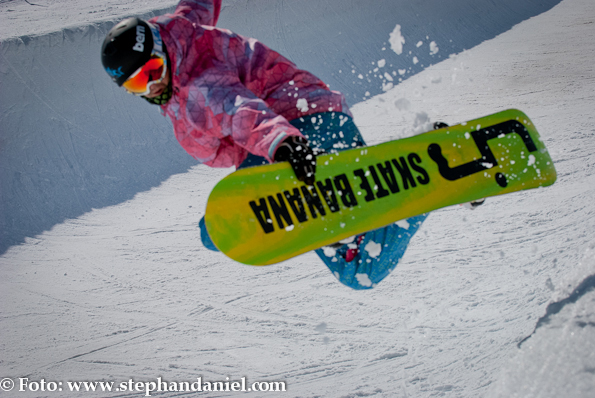 Snowboard in der Halfpipe / Snowboardkurse in Bayern Lenggries Bad-Toelz Blomberg