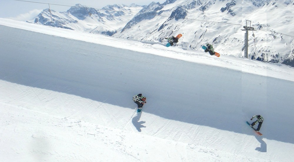 Snowboarding Half Pipe Davos Jakobshorn