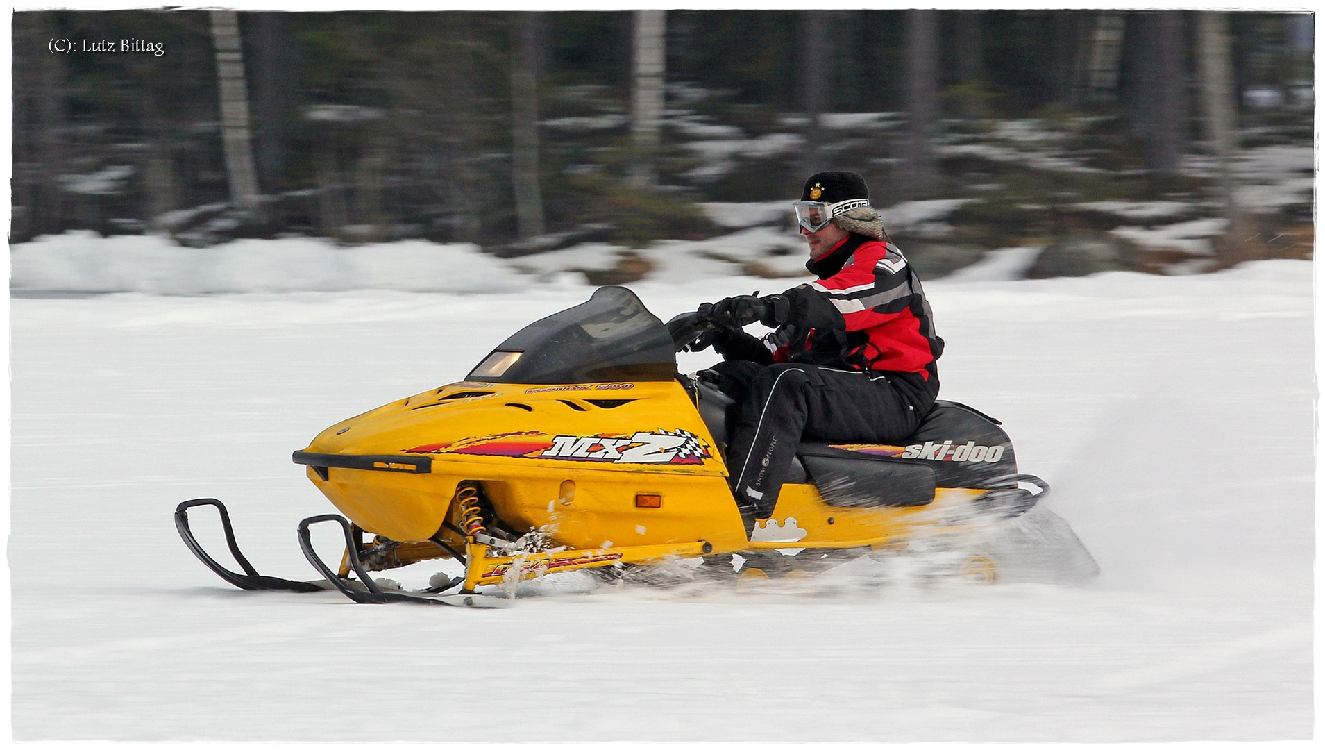 Snowmobile Ski-Doo MXZ Cross-Country