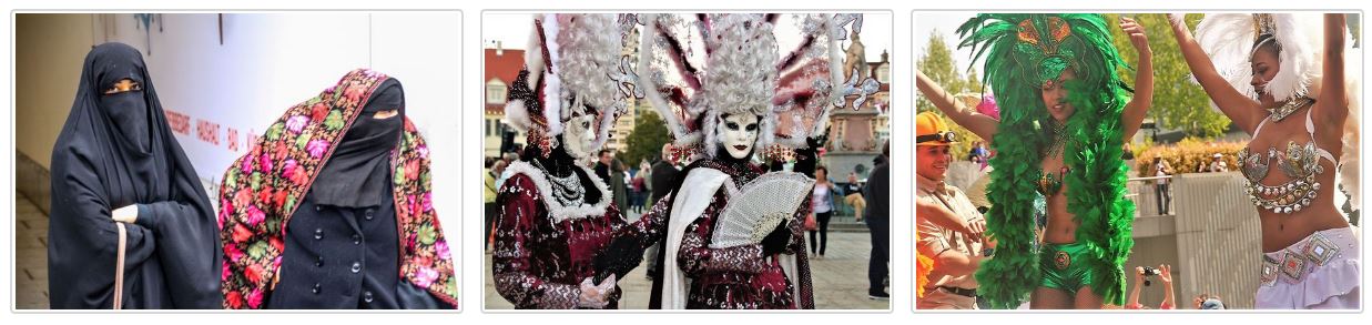 sn_V2  Dreimal 2 Frauen im Karneval sn-19-col