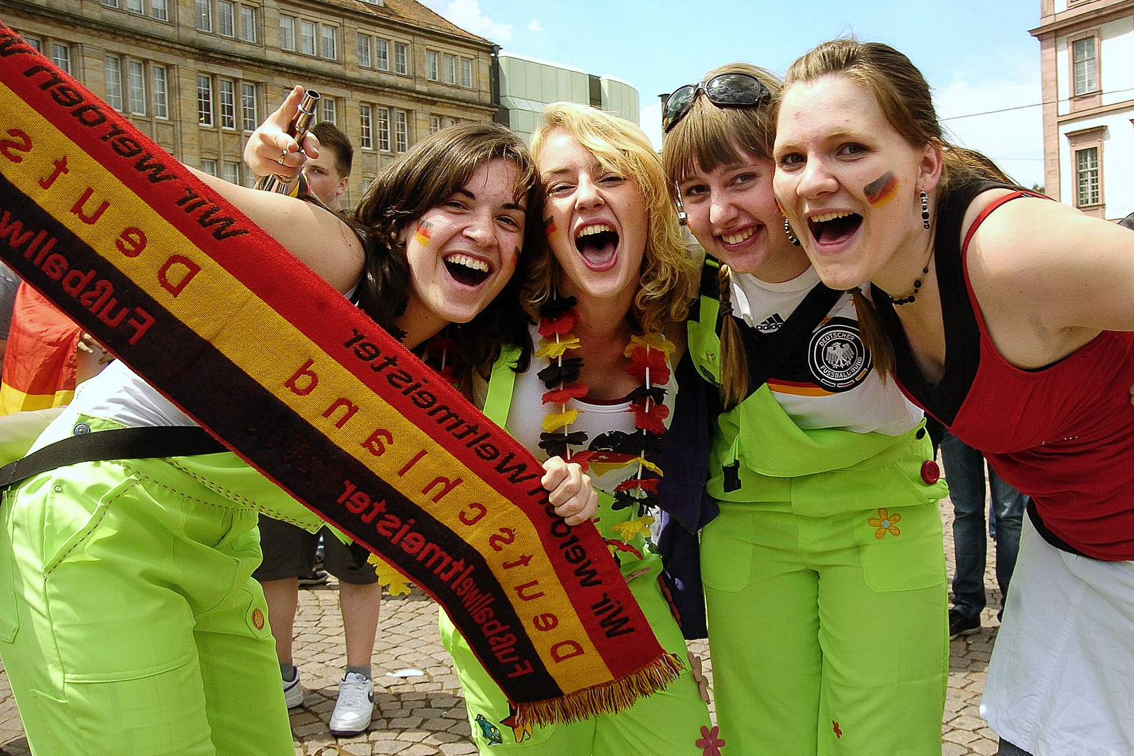 So bunt ist der Fußball- "Zeit, dass sich was dreht"