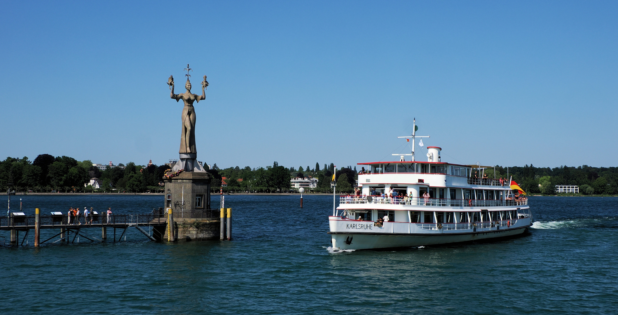 So eine Fahrt über den Bodensee haben wir auch gemacht :) 