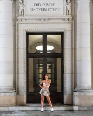 So eine Staatsbiblothek regt auch an einem heißen Sommertag schon mal zum Nachdenken an