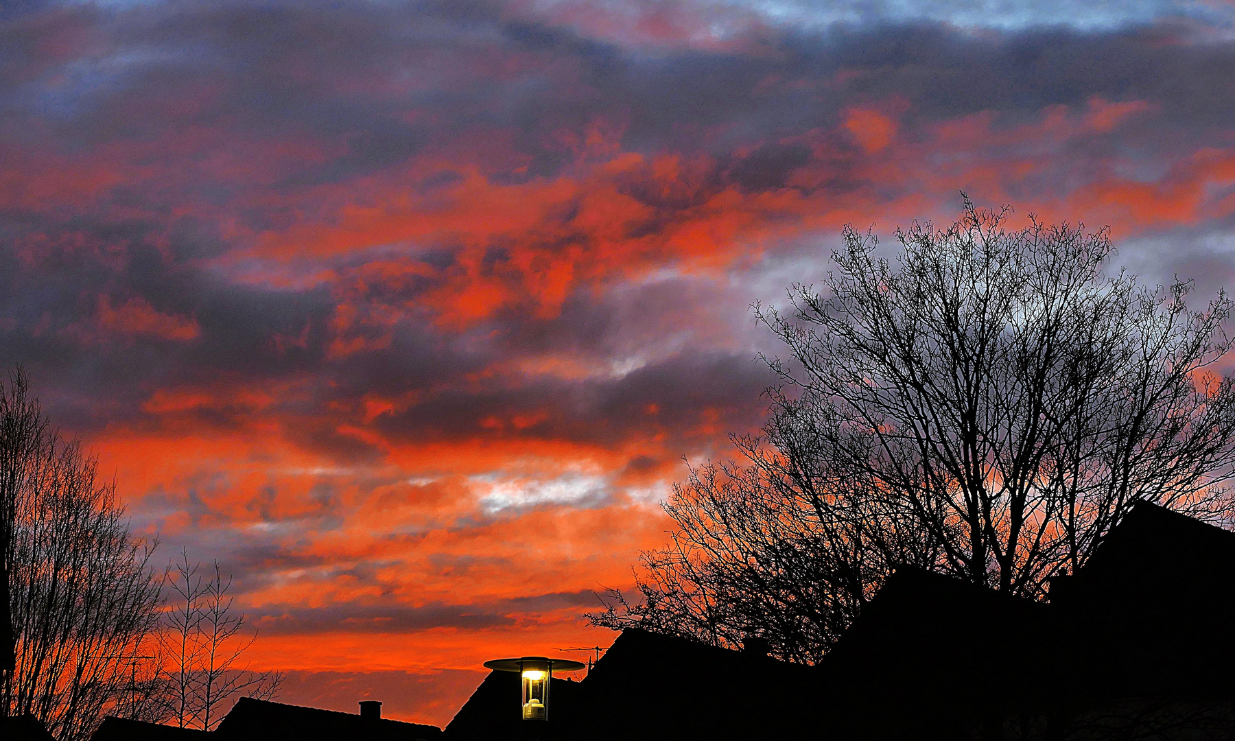 so hat sich der Himmel gestern Abend bei uns gezeigt