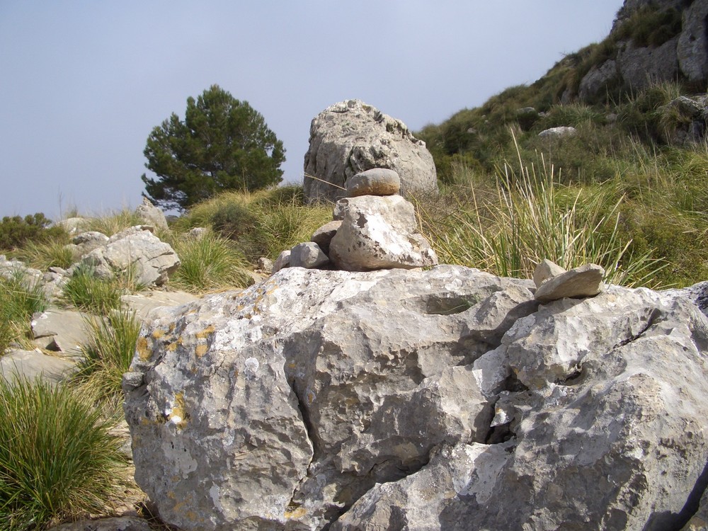 So markiert man auf Mallorca Wanderwege