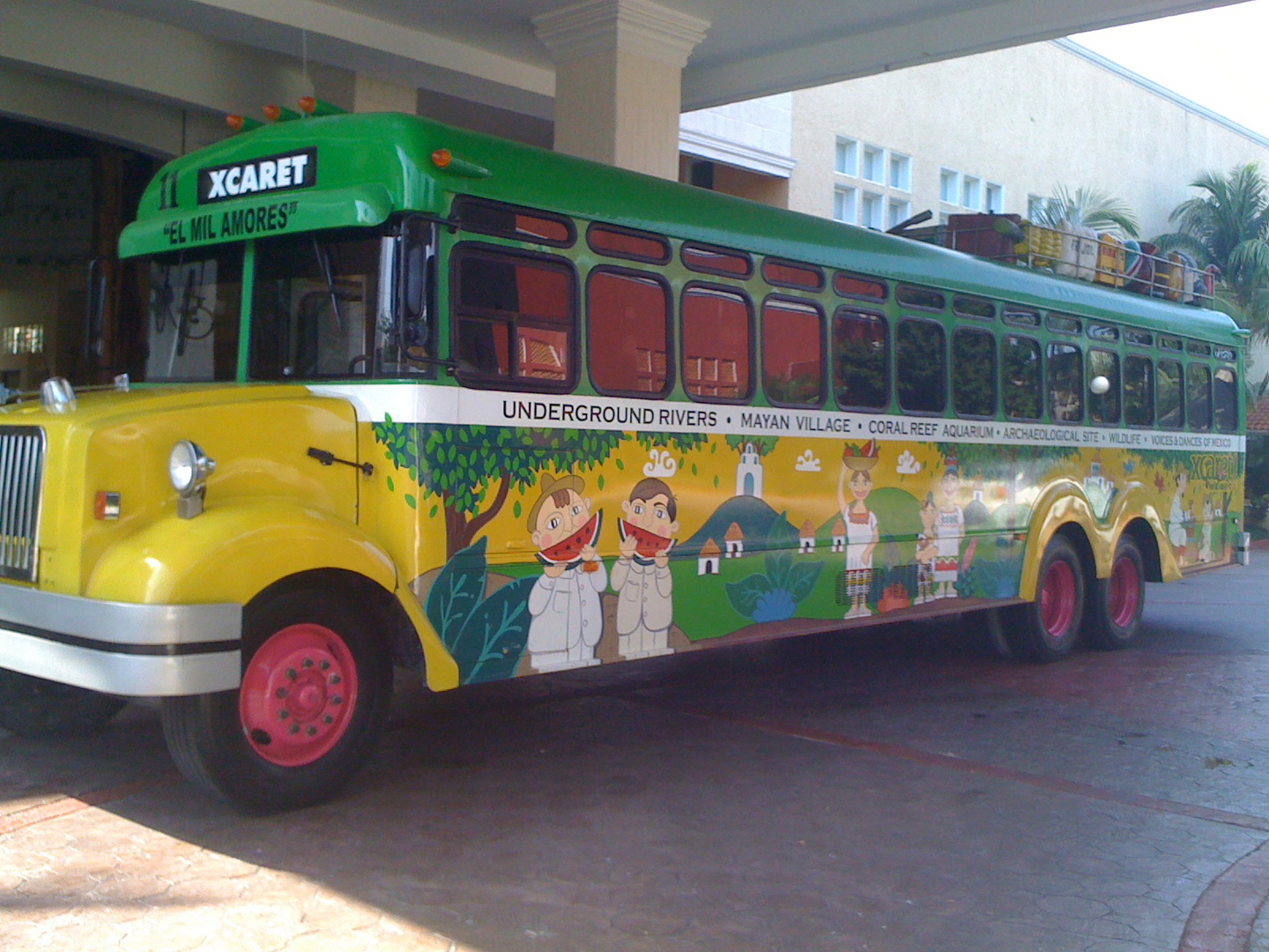 so sahen die Busse in Tulum aus