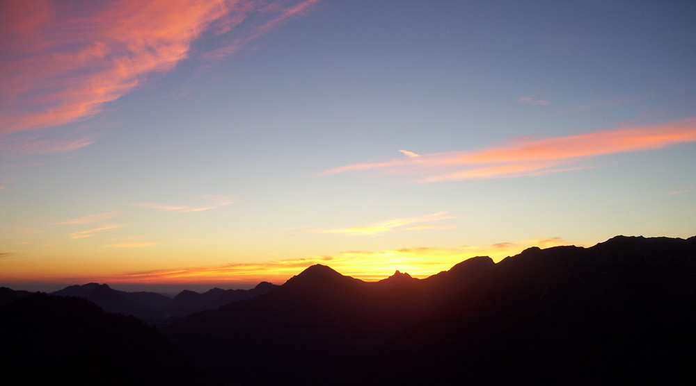 so schön ist sonnenaufgang in den alpen