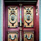 So schöne Türen wurden dazumal von Meistern des Handwerks gebaut