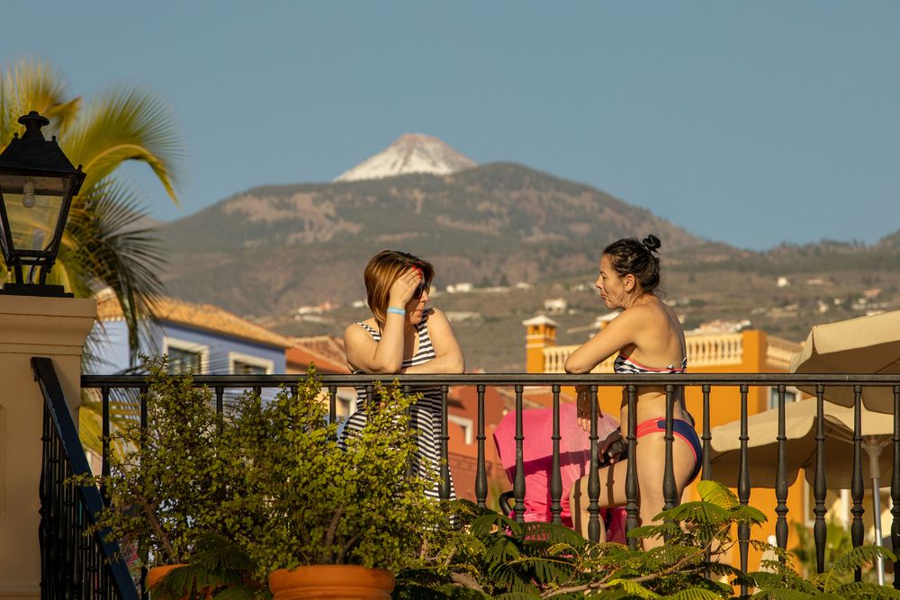 So viel Zeit muss sein . . .  im Hintergrund der Teide, Teneriffa