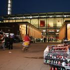 So viele Flaschen vorm Rhein Energie Stadion