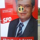 So werden bei uns die Politiker bemalt^^