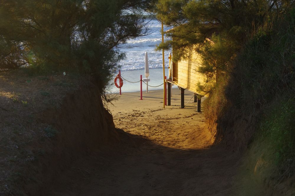 So zerstört Italien bewachsene Dünen im Naturschutzgebiet um Strandplätze zu erhalten!