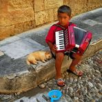 SOBRAN LAS PALABRAS ......... EL NIÑO DE LA ISLA DE RODAS (GRECIA).