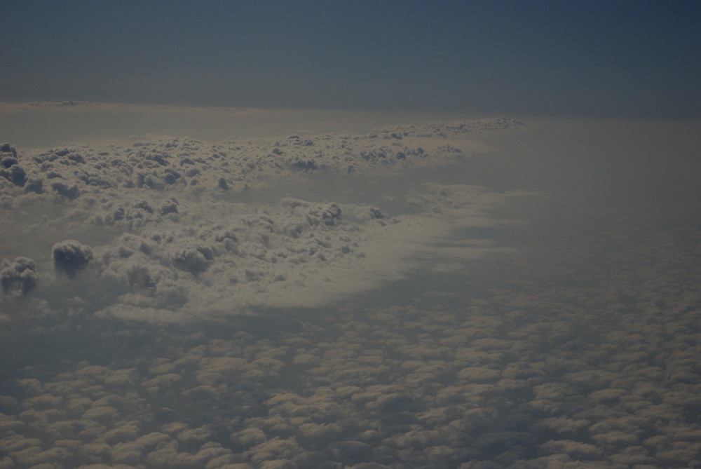 sobres las nubes al infinito