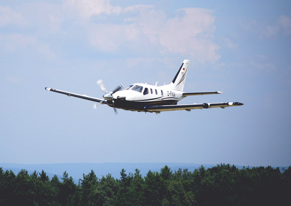 Socata TBM 700  Low Pass