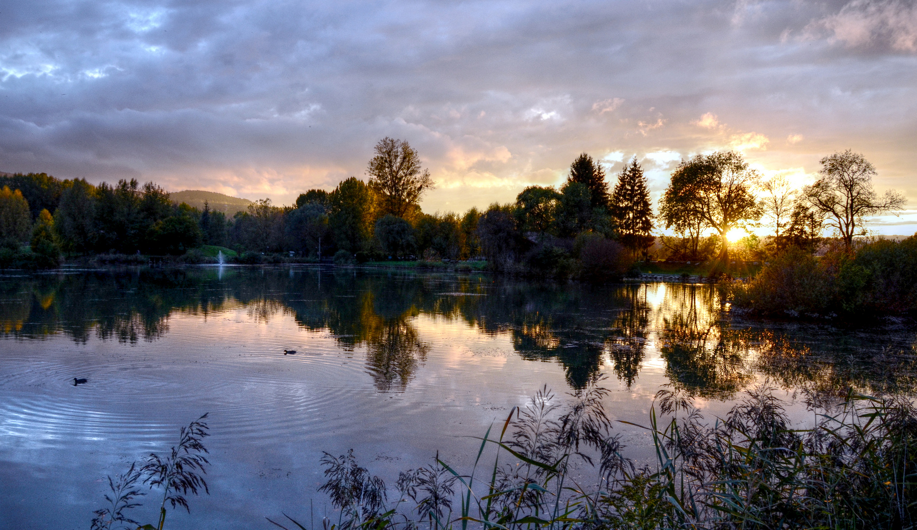 Soirée d'automne au lac