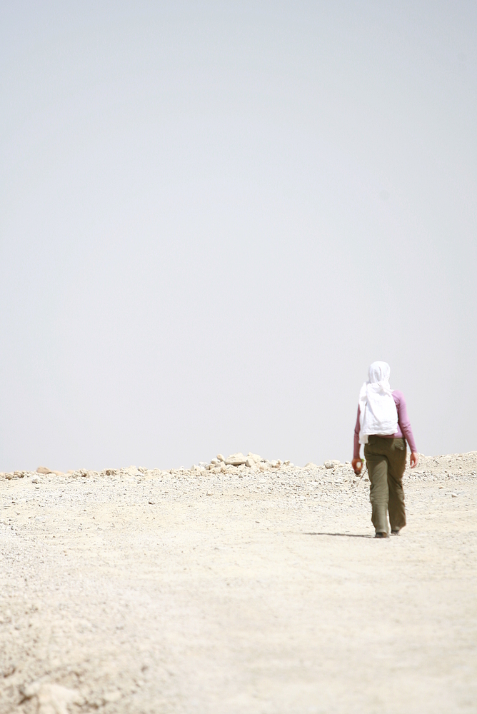 Sola en el desierto