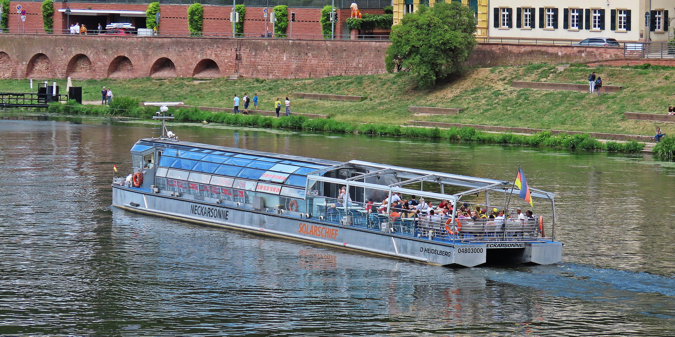 Solarschiff NECKARSONNE