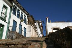 Solch steile Gassen sind typisch für Ouro Preto