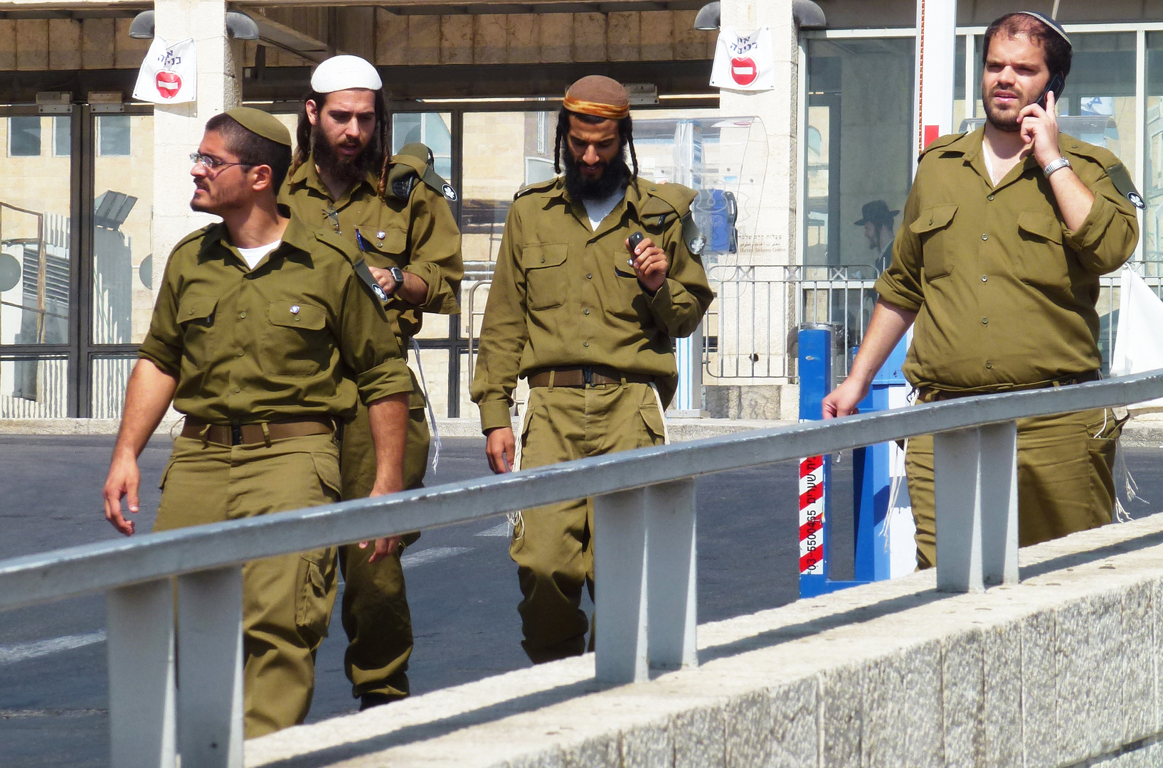 Soldaten im Stadtbild Jerusalems