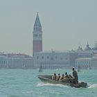 Soldatenboot in Venedig