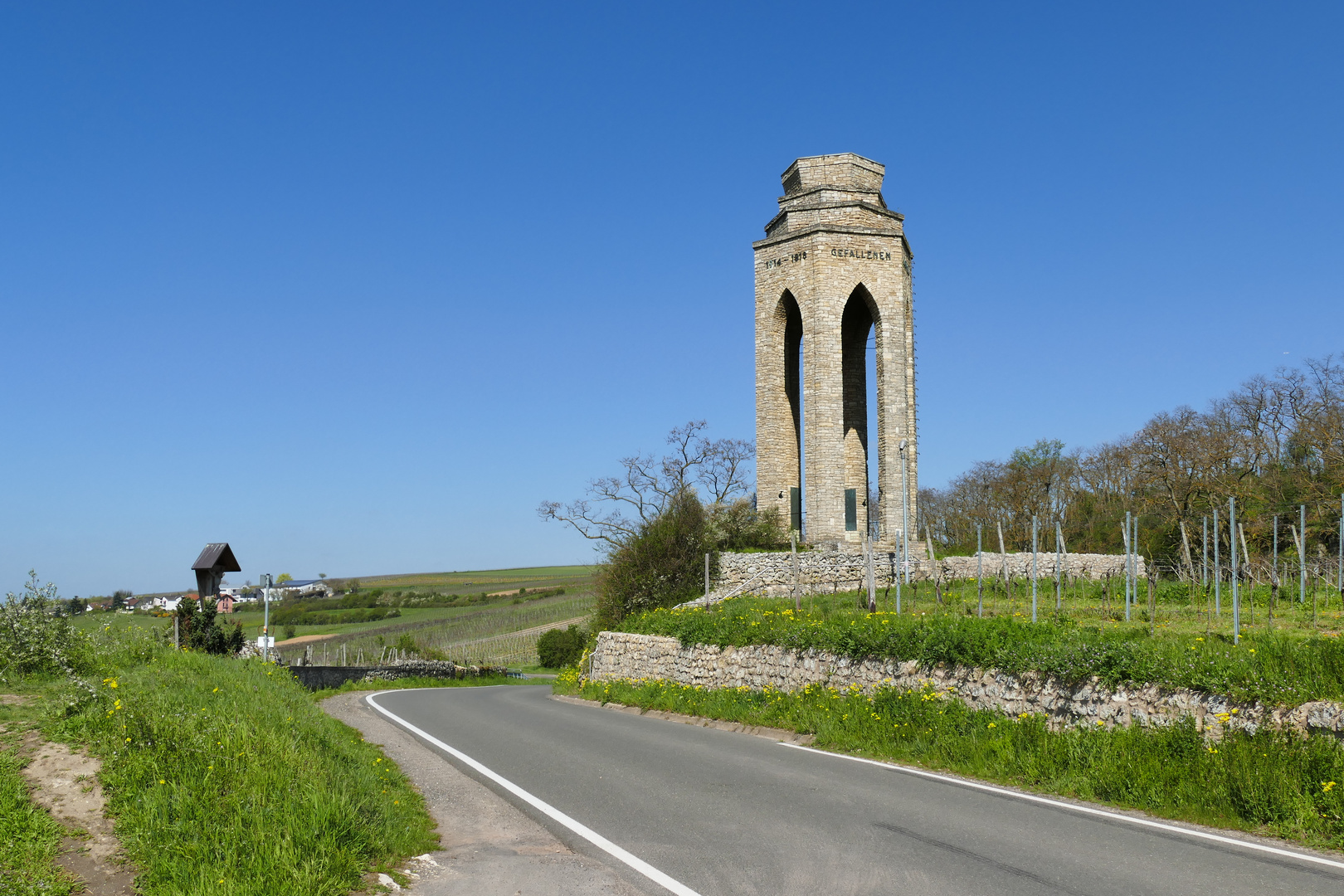 Soldatendenkmal bei Einselthun im Zellertal